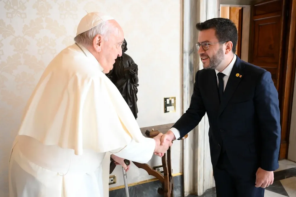 El Papa recibe a Pere Aragonès durante 40 minutos en el Vaticano.