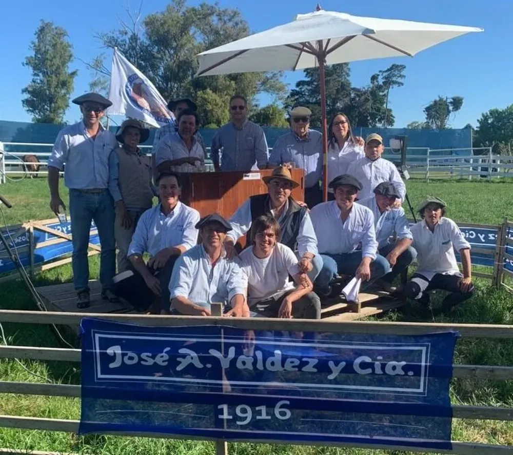 La venta se realizó en la Agropecuaria de Melo.