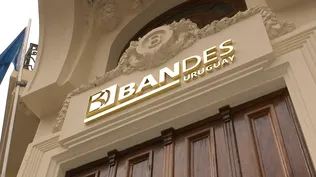 BROU evalúa sumar personal  y nueve sucursales del Bandes