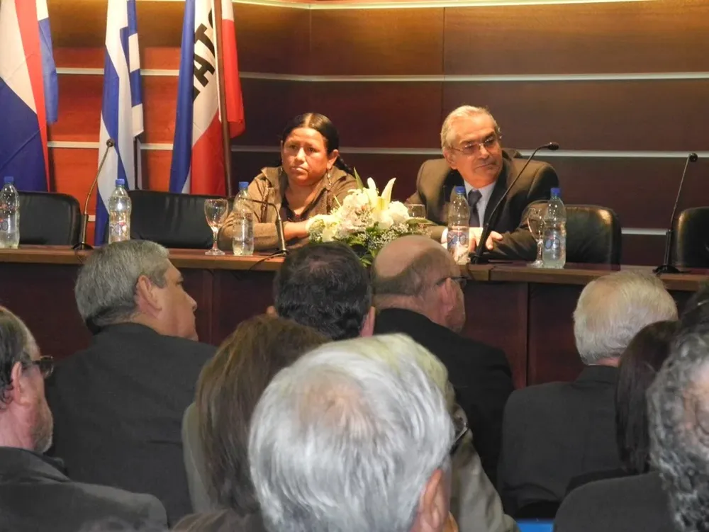 Nemesia Achacollo y Enzo Benech en La Estanzuela