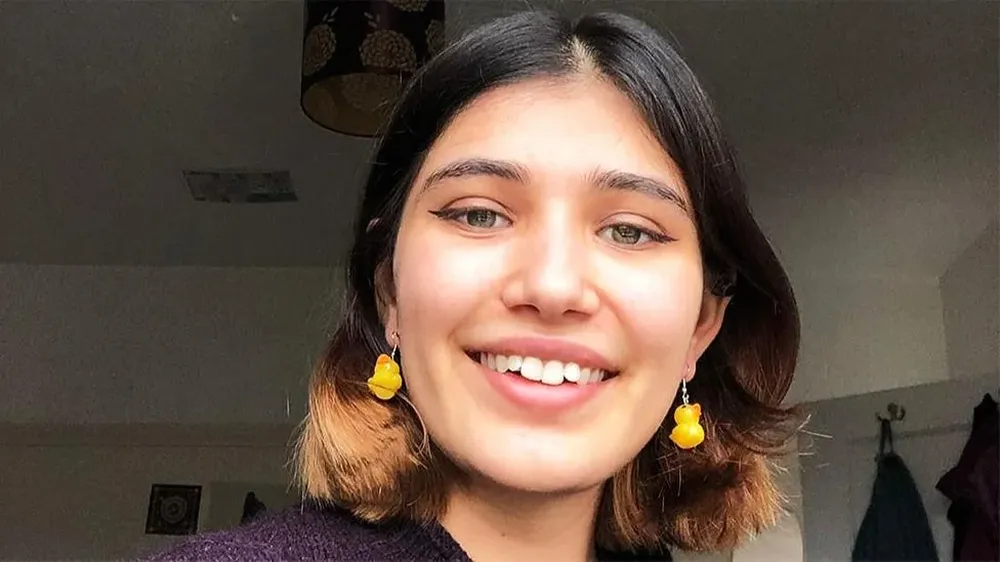 Mia Doshi Prichard Mia dice que después de que le pusieran droga en la bebida no ha vuelto a salir de noche.