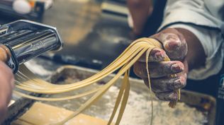 Amas de Casa cuestionan a sindicato de domésticas y rechazan reclamo de categorías laborales: La que cocina y ensucia no va a querer limpiar