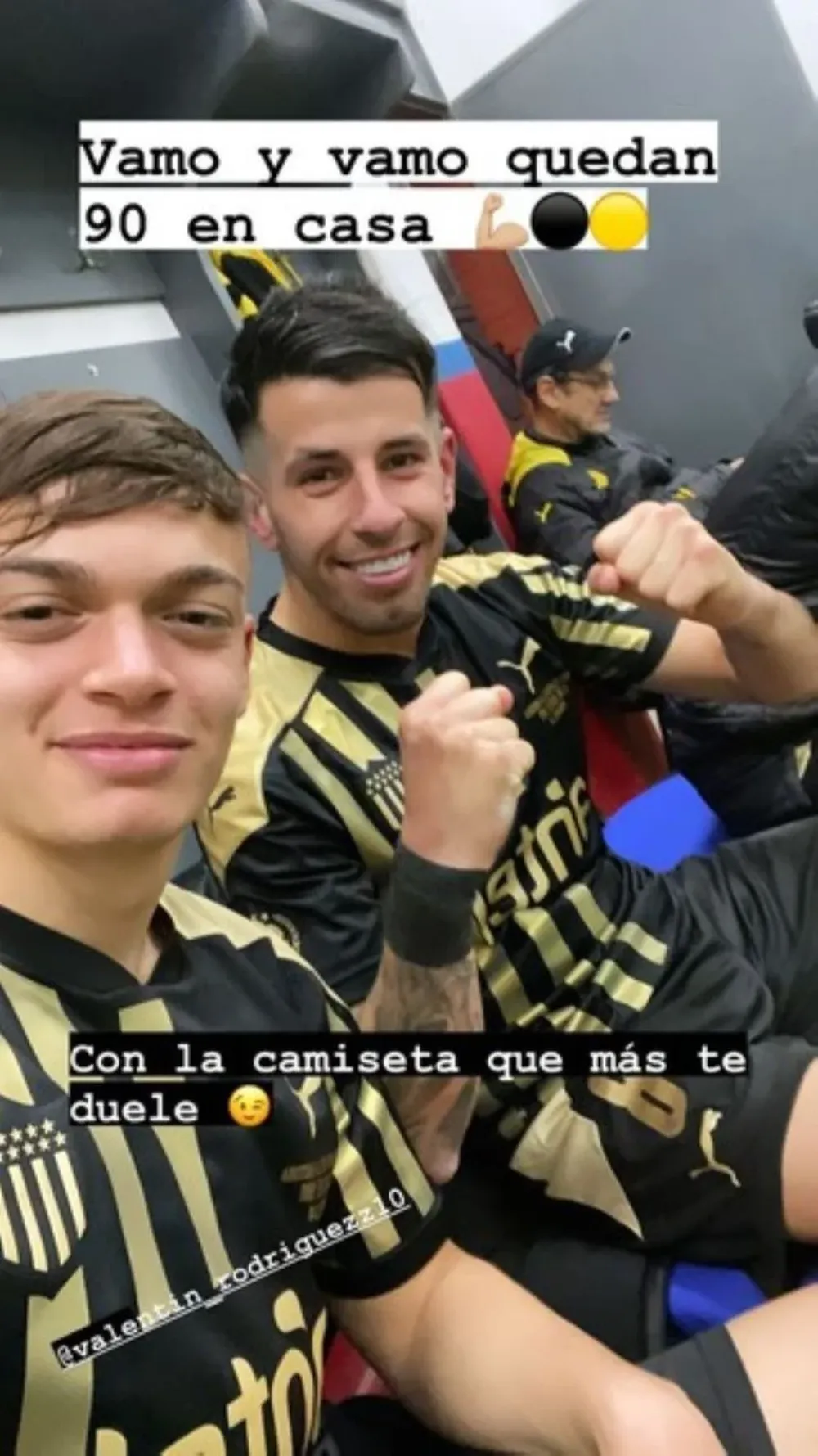Pablo Ceppelini subió a su cuenta de Instagram una foto con Valentín Rodríguez, autor del segundo golazo aurinegro en el clásico