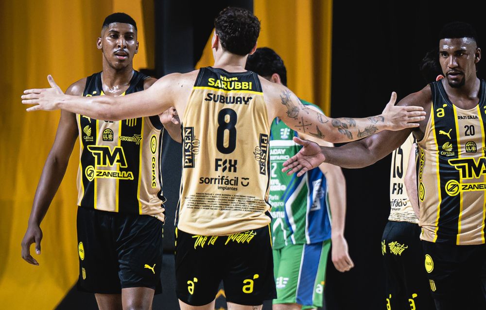 Imagen del partido entre Peñarol y Urunday Universitario