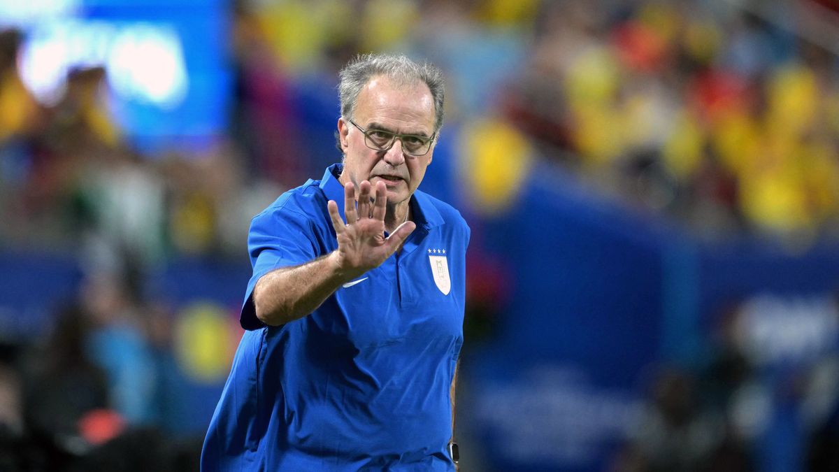 Iván Zamorano y Tata Martino salieron en defensa de Marcelo Bielsa luego de la denuncia de Conmebol al técnico de Uruguay tras la Copa América 2024
