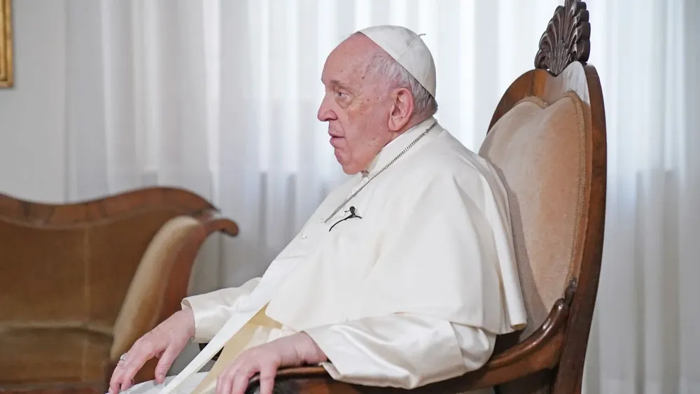 Francisco será sometido a una operación quirúrgica de laparotomía, anunció la Santa Sede