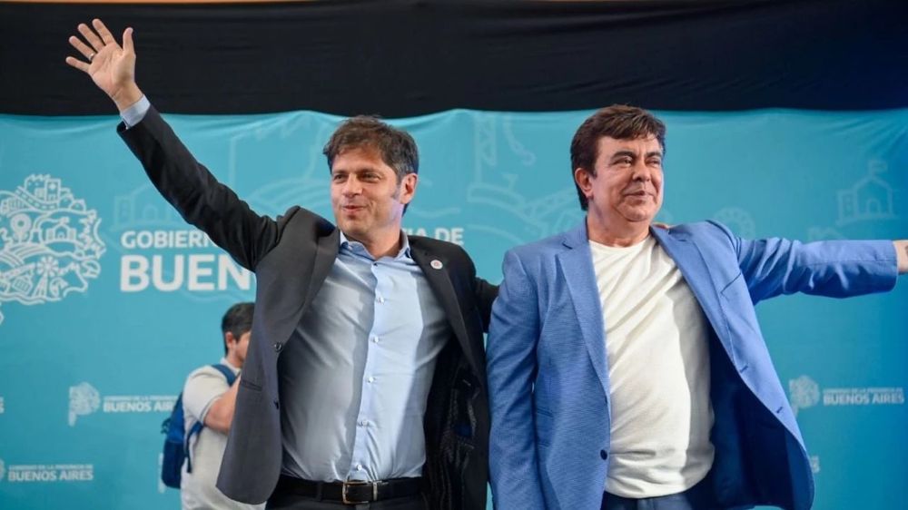 Axel Kicillof junto a Fernando Espinoza.