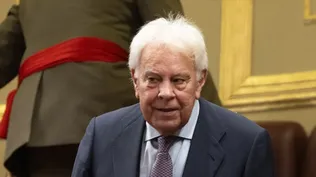 Archivo.- El ex presidente del Gobierno, Felipe González, durante el acto de jura de la Constitución ante las Cortes Generales, en el Congreso de los Diputados, a 31 de octubre de 2023, en Madrid.