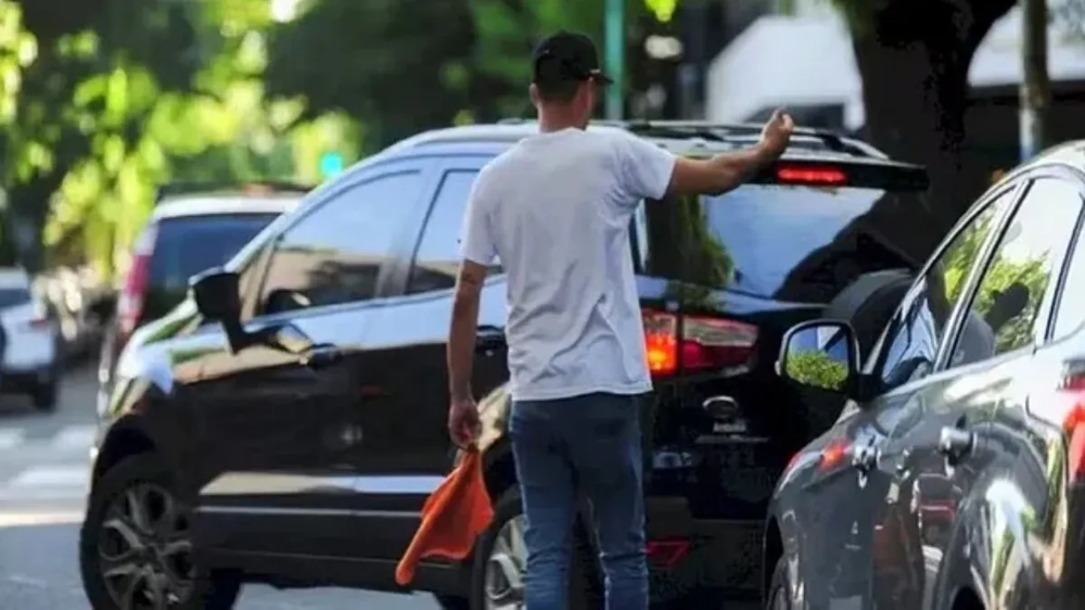 Jorge Macri envió a la Legislatura un proyecto para endurecer las sanciones contra los trapitos, cuidacoches y limpiavidrios.