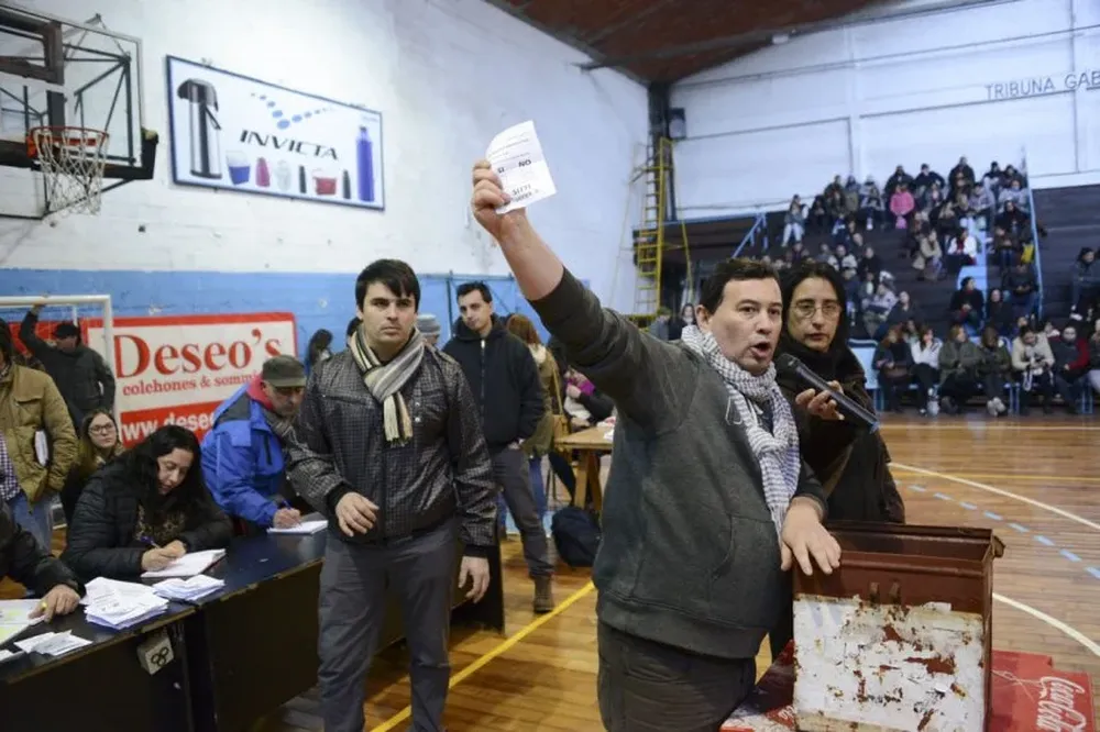 Asamblea de trabajadores de Tienda Inglesa