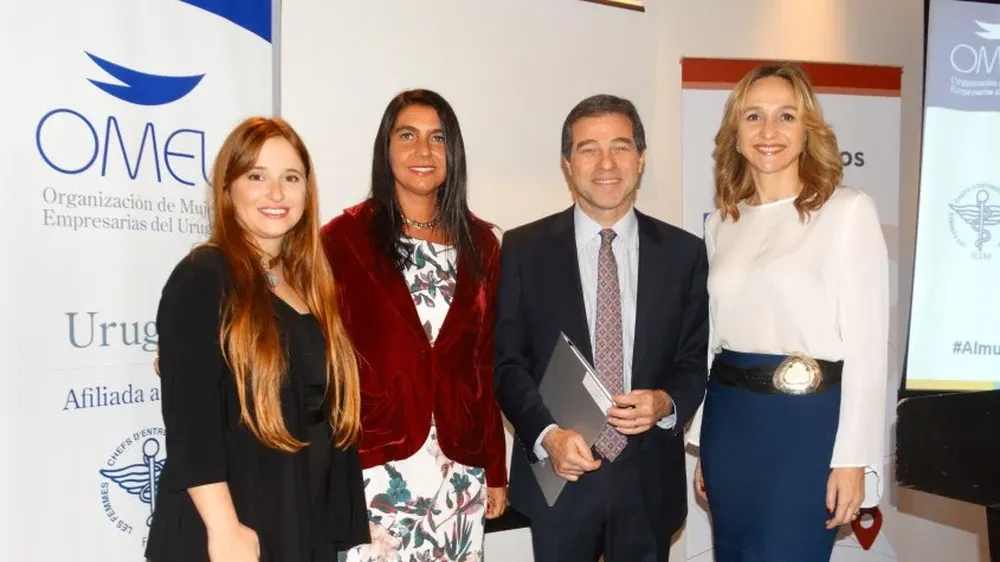 Eva Tejedor, Guillermina Cabrera, Ernesto Talvi y Verónica Raffo