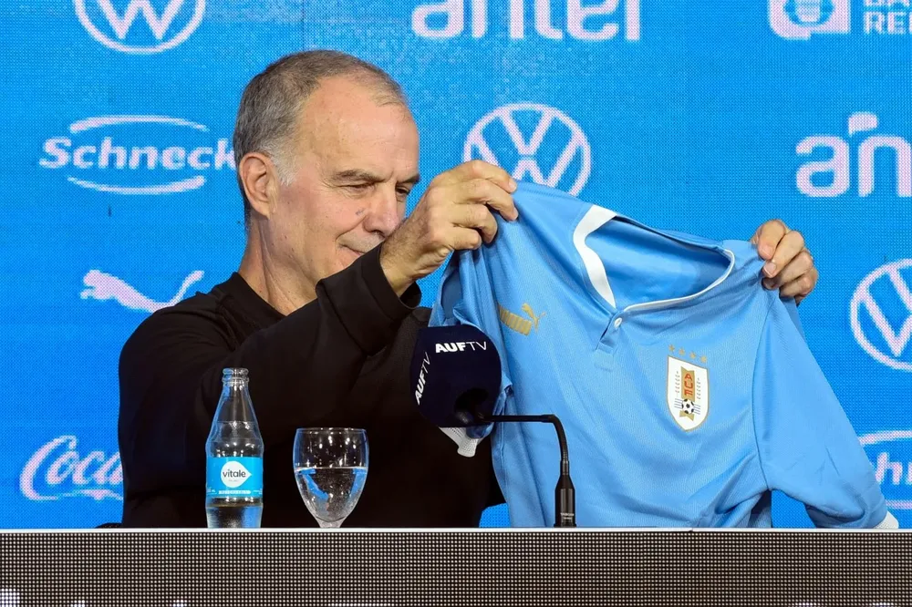 Presentación de Marcelo Bielsa como entrenador de Uruguay en mayo de 2023