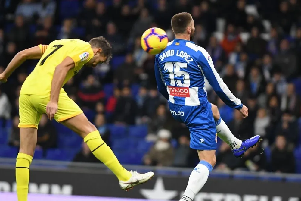 Cristhian Stuani salta junto a David López