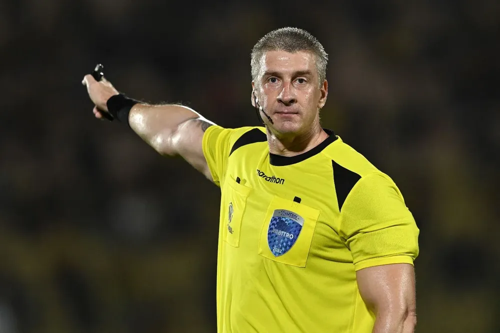 Anderson Daronco, árbitro de Nacional vs River Plate por la Copa Libertadores