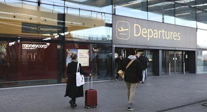 Imagen de un ingreso al aeropuerto de Gatwick, en Londres