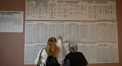Las encuestas dieron a Nueva Democracia, de Mitsotakis, el 32,7% de los votos; a la izquierda de Alexis Tsipras, el 26%, y a los socialistas de Pasok-Kinal, 8,3%.