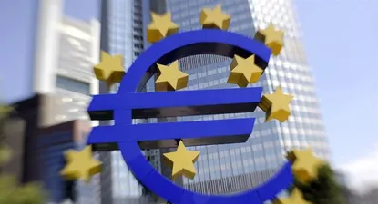 Inflación de zona euro se ralentiza a nivel más débil desde 2009