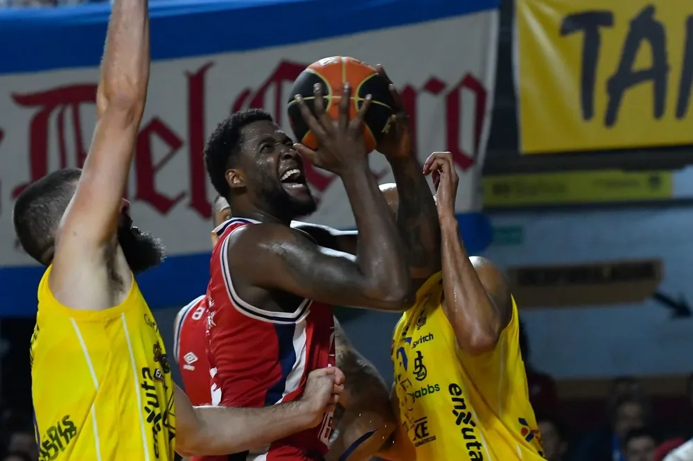 Nacional y Hebraica van por el quinto punto