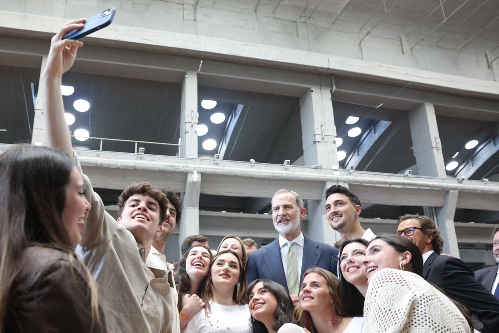 El Rey conoce diferentes iniciativas con impacto social, dentro de los actos de la Fundación Princesa de Girona en La Nave de Villaverde, Madrid