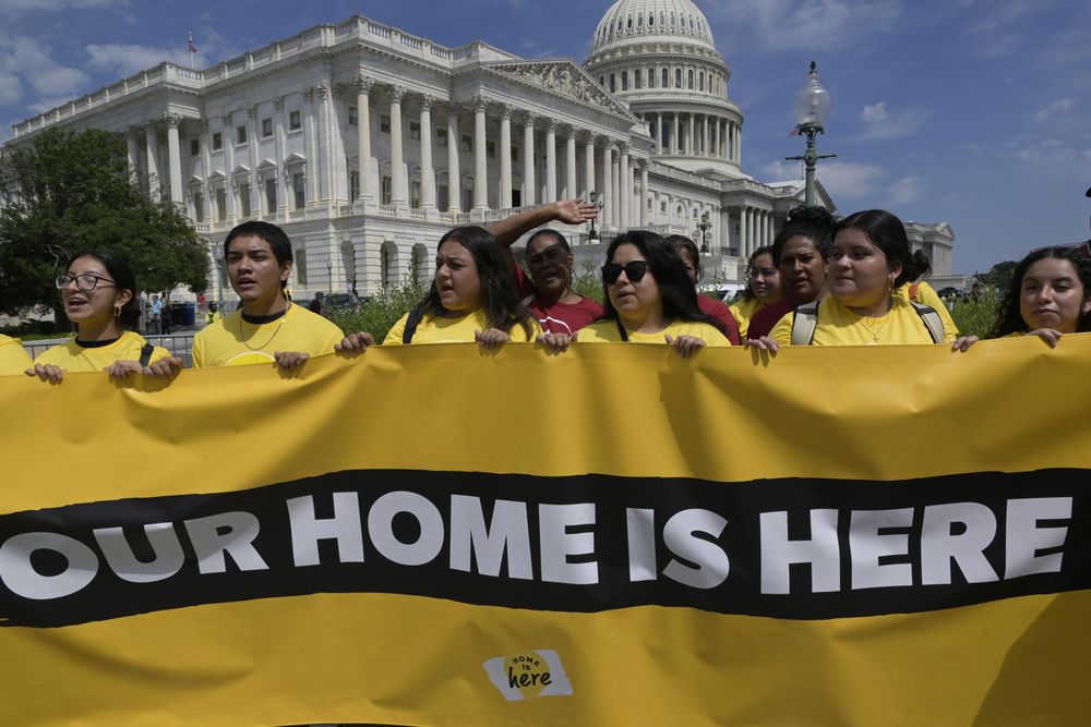Organizaciones de latinos pro-inmigrantes, en una manifestación frente al Capitolio.