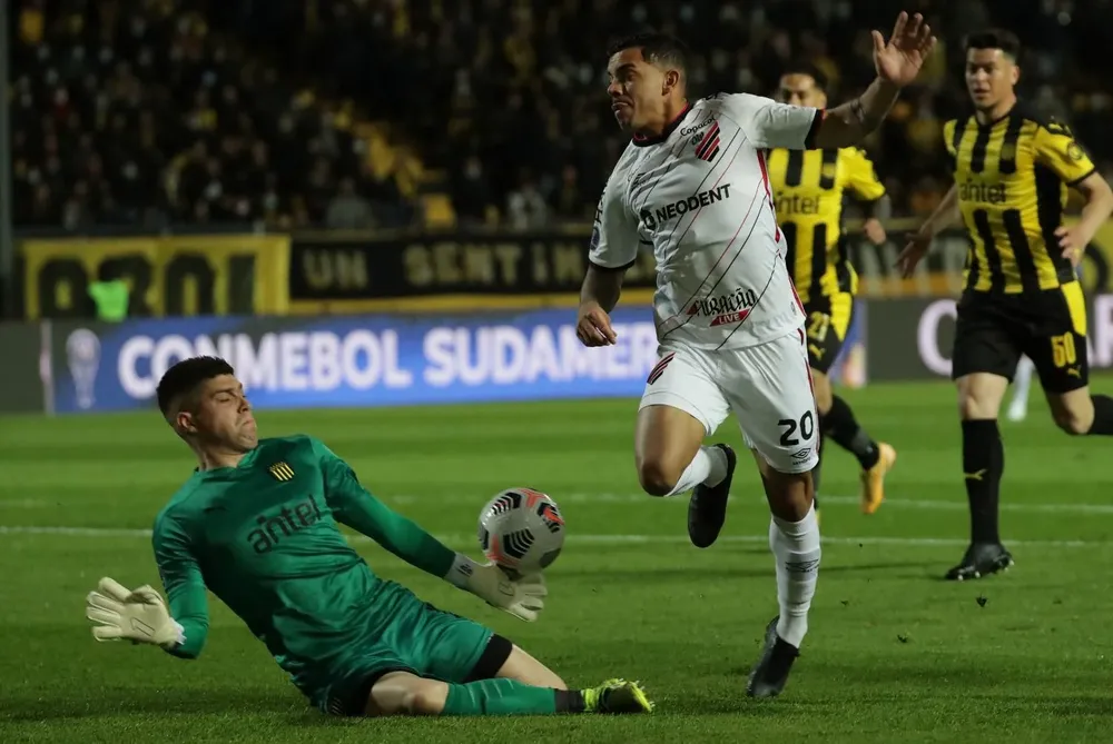 Dawson en su único acierto: le sacó un gol a Terans