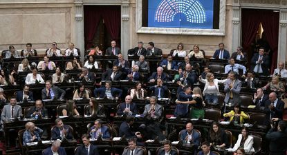Diputados aprobó el DNU que habilita el acuerdo con el FMI: el oficialismo se impuso con apoyos clave