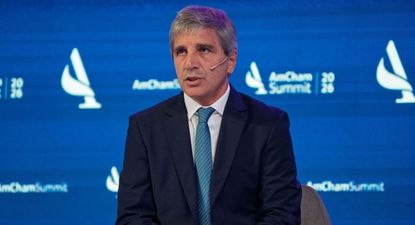 Luis Caputo, ministro de Economía, en la AmCham Summit