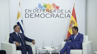 Los presidentes Ysamandú Orsi y Pedro Sánchez mantuvieron un encuentro en Barcelona
