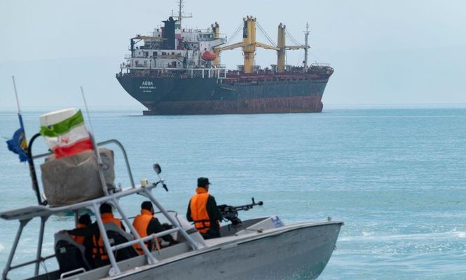 En la primera mitad de 2023, alrededor de 20 millones de barriles de petróleo pasaron diariamente por el estrecho de Ormuz.