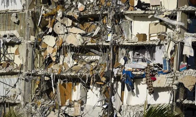 El derrumbe del edifico en Miami causó hasta el momento nueve muertes