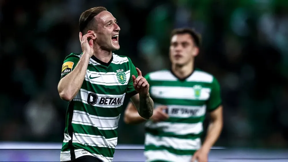 Nuno Santos celebra su golazo para Sporting Lisboa