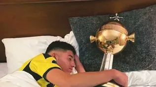 Damián García también realizó el rito de dormir con la Copa Libertadores sub 20 ganada en Quito