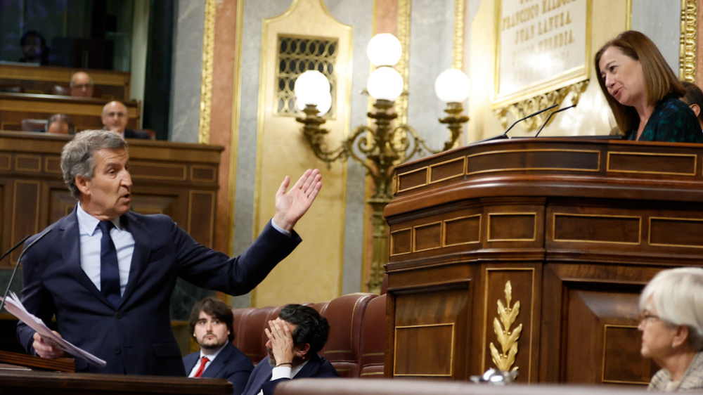 Alberto Núñez Feijóo y Francina Armengol en el Congreso de los Diputados.