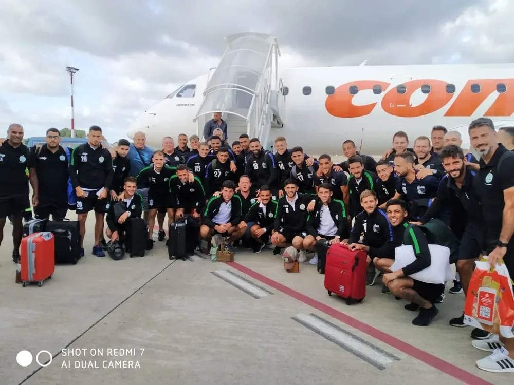 Los planteles de Plaza y Liverpool juntos en Barinas