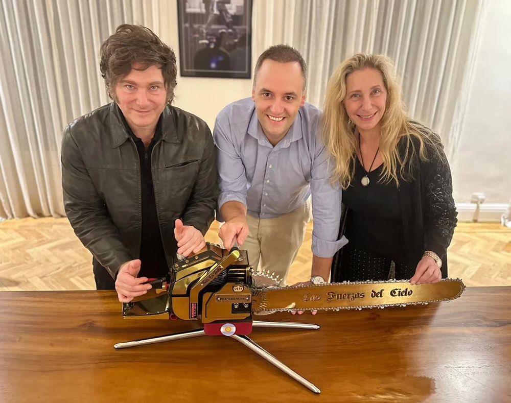 La participación de Javier Milei en la campaña será directa, con una caminata por la Ciudad junto a Adorni, a realizarse el 23 de abril.