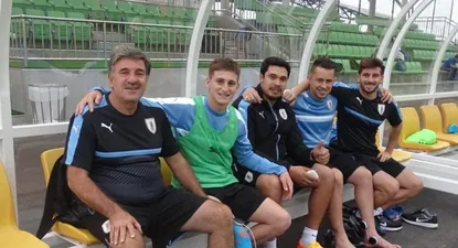 Los lesionados y los manosantas: Waller y Amaral con el médico García y los kinesiólogos