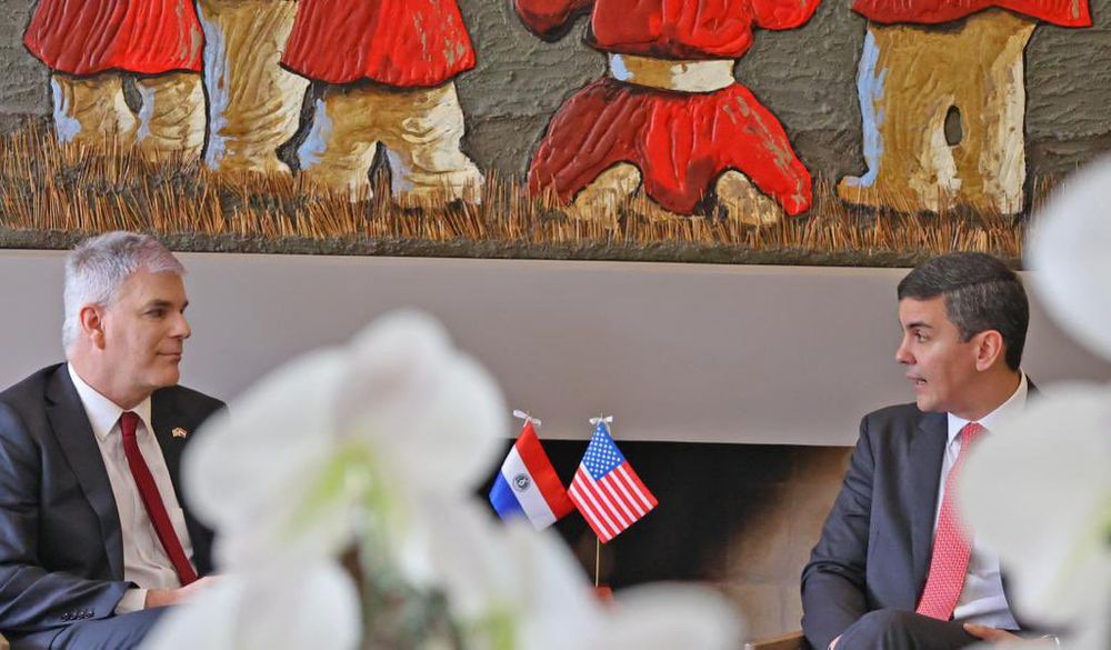 Reunión de Marc Ostfield y Santiago Peña en 2023