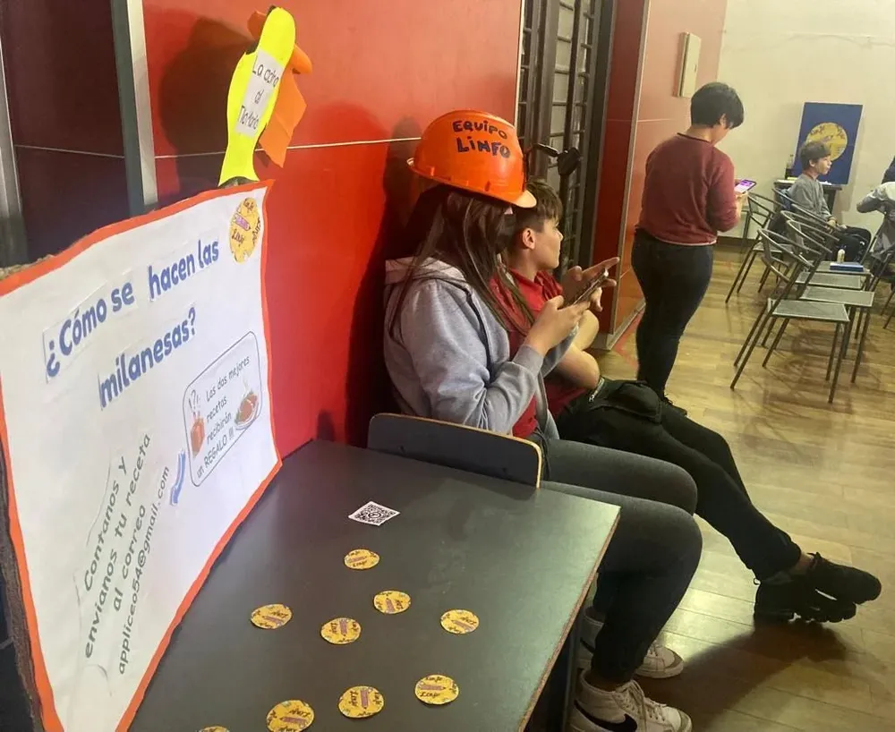 En la presentación de la app Linfo en el liceo 54 del Prado