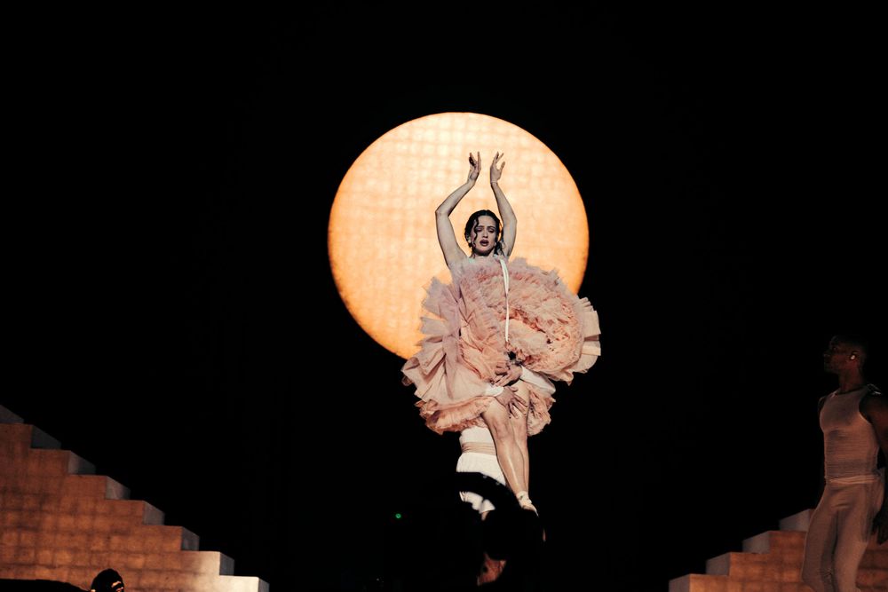 Rosalía en su primera noche en Madrid con LUX Tour.