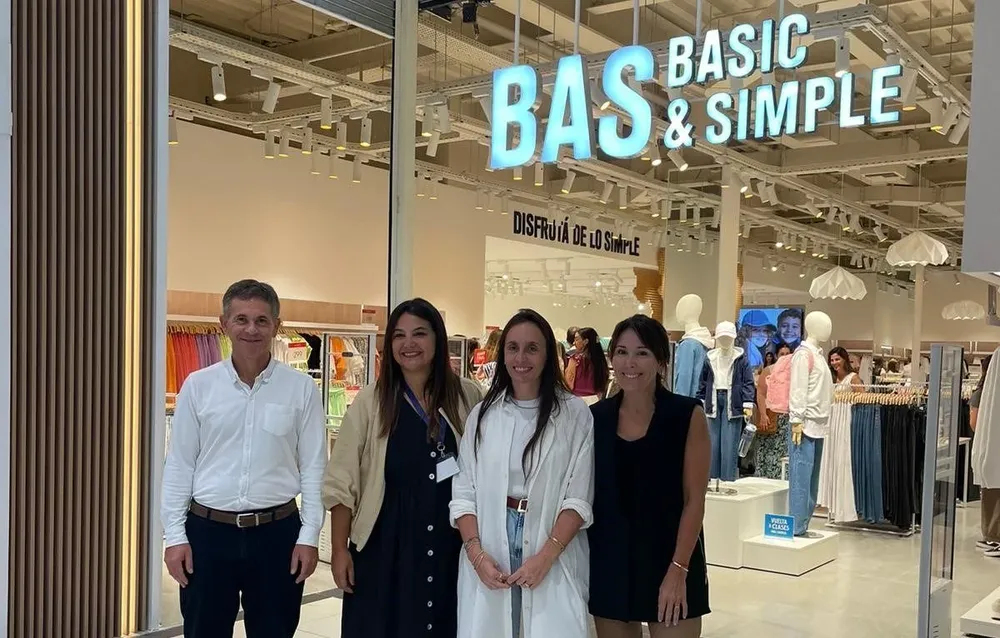 Marcelo Lombardi gerente general de Tres Cruces María José Malet gerente comercial de BAS Alina Guevgeozian gerente general de BAS y Ximena Quintas, gerente de Marketing de Grupo TATA