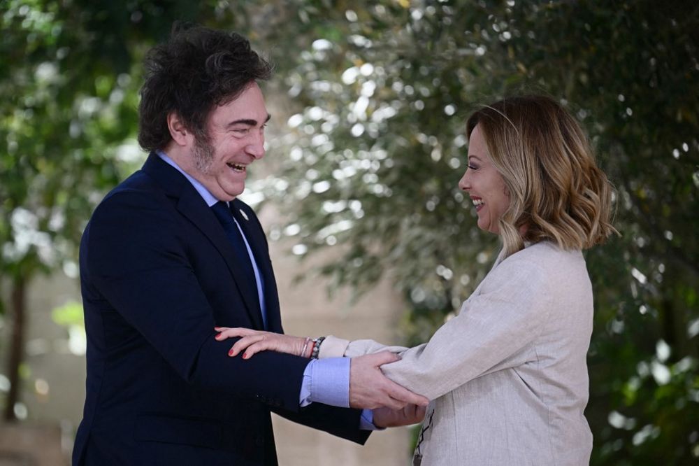 El presidente Javier Milei y la premier italiana Giorgia Meloni en la cumbre del G7 en Bari, Italia&nbsp;