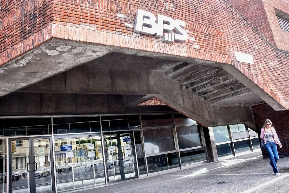 El BPS abrió llamado para 500 auxiliares administrativos