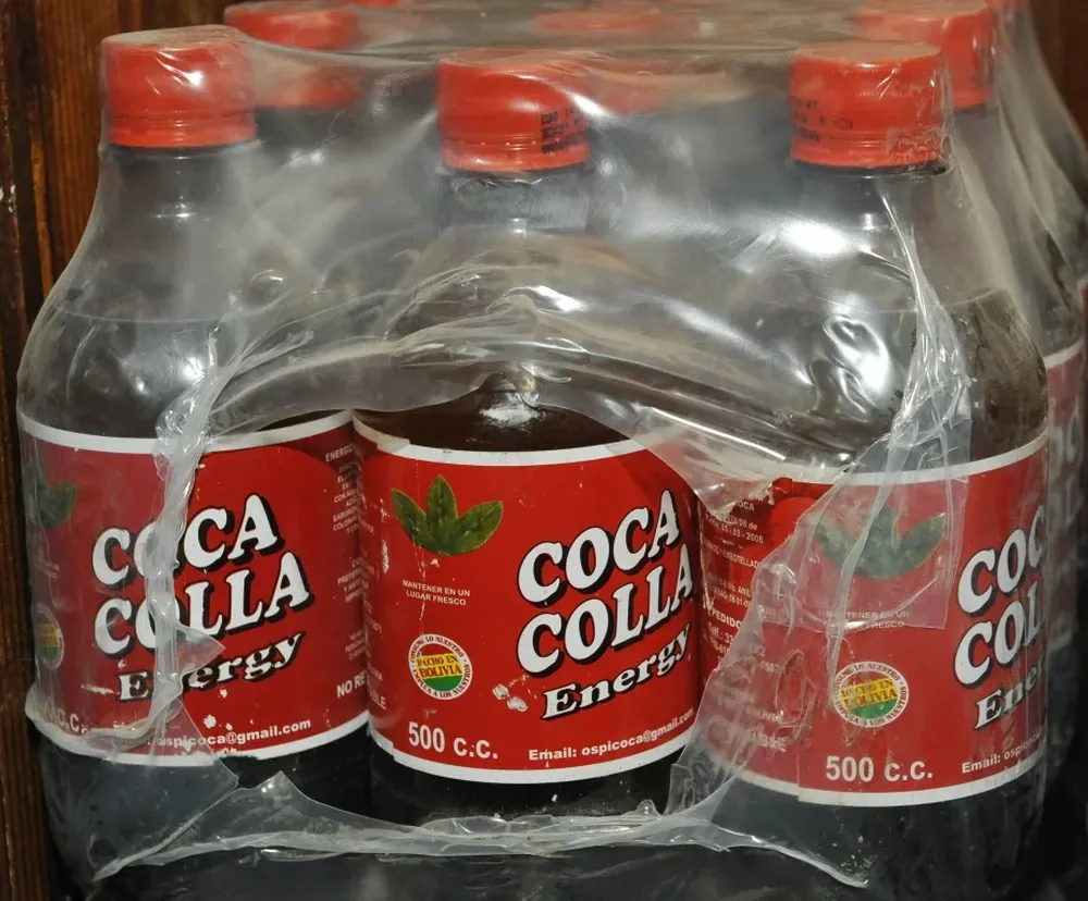La Coca Colla, unod e los productos estrella lanzados por el gobierno, dejó de producirse