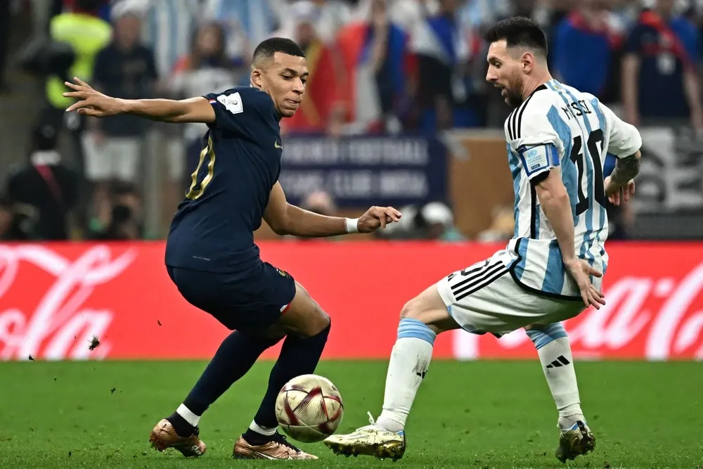 Kylian Mbappé y Lionel Messi