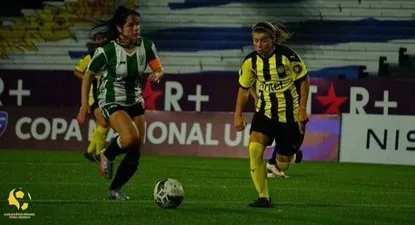 Peñarol y Defensoro Sporting juegan un gran partido