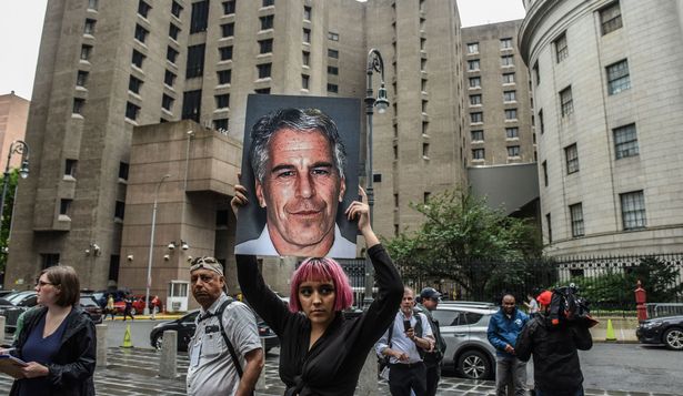 El enigmático lugar donde está enterrado Jeffrey Epstein: lejos de Nueva York y cerca de su familia