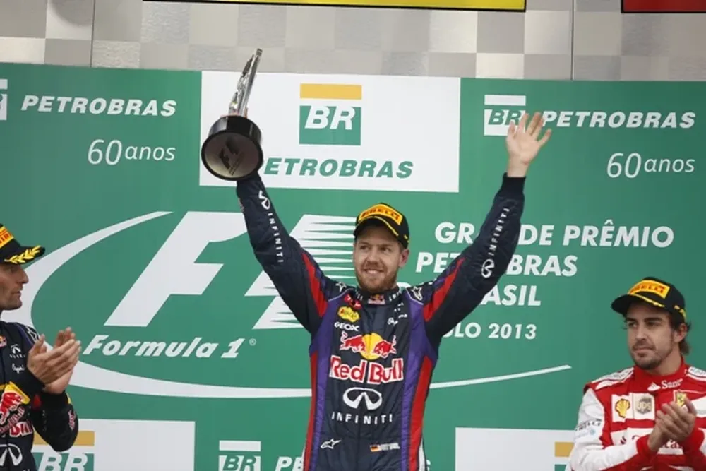 Vettel cerró el año con 13 victorias en 19 carreras