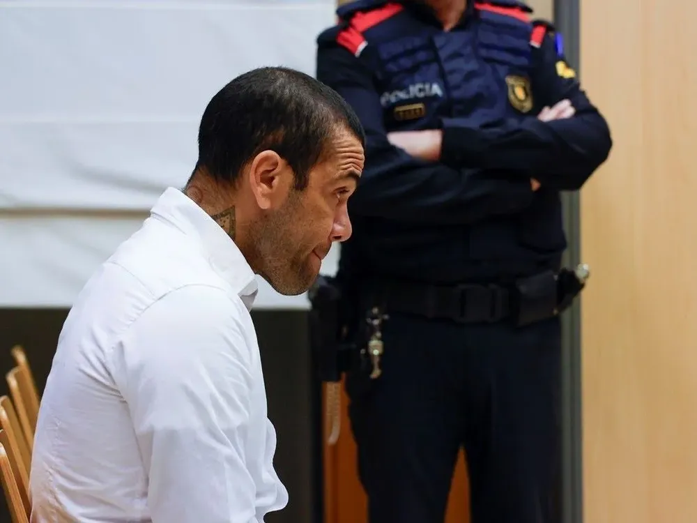 Dani Alves continuará preso.