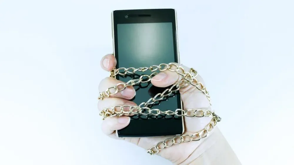 ¿Estás pendiente de tu celular a cada rato?