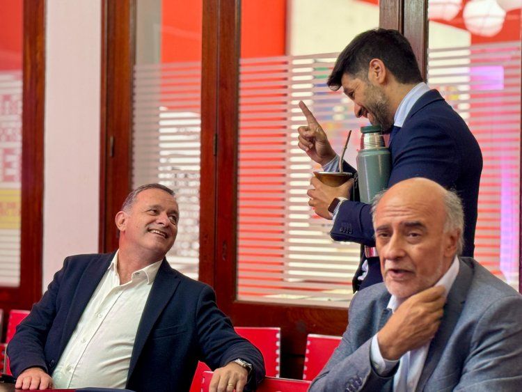 Los representantes de la Coalición Republicana en la reunión de este martes